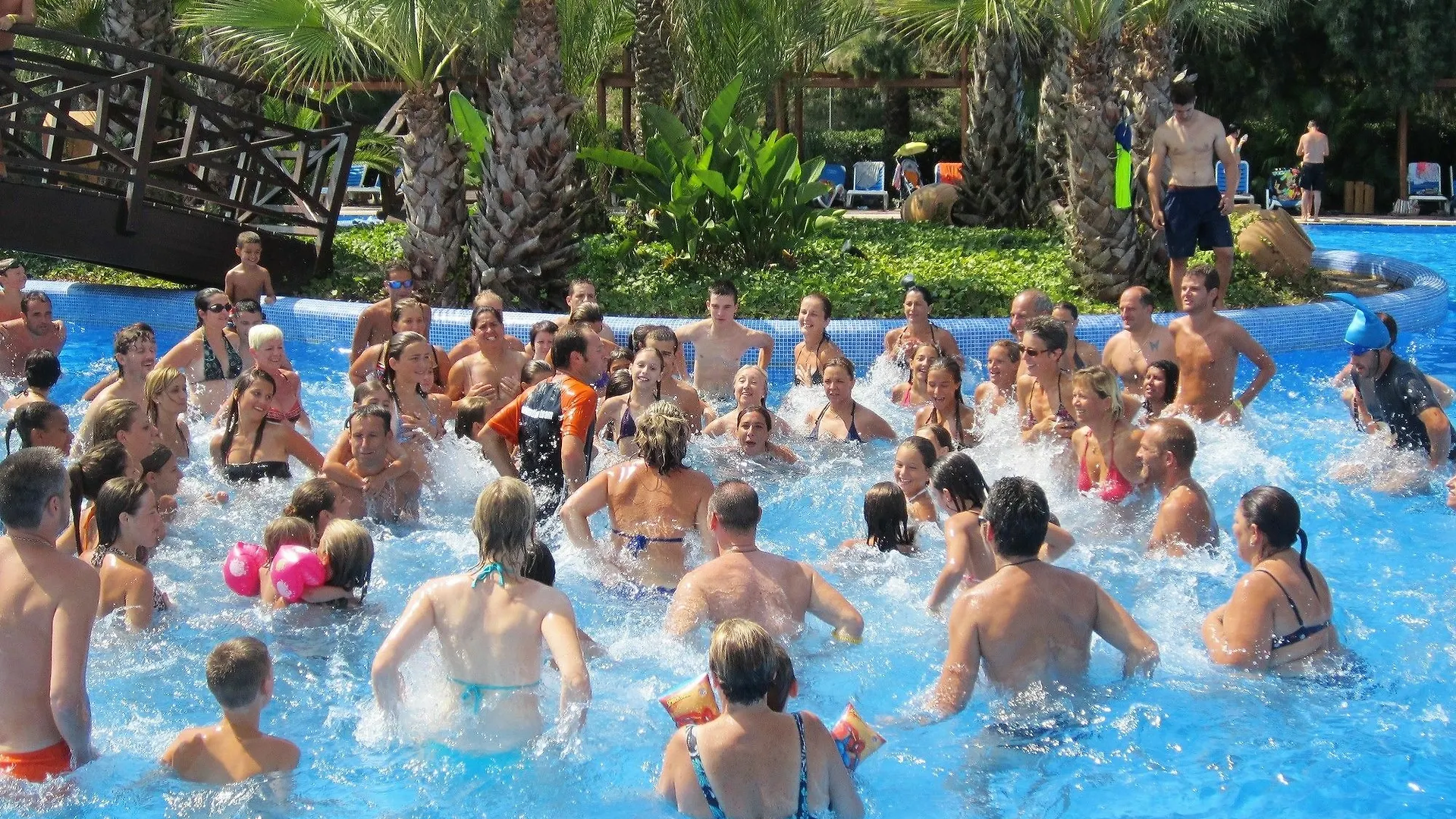 **  Camping Estival Torre De La Mora Tamarit España
